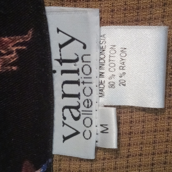 Vanity Collection Women's Short Jacket - Picture 5 of 6